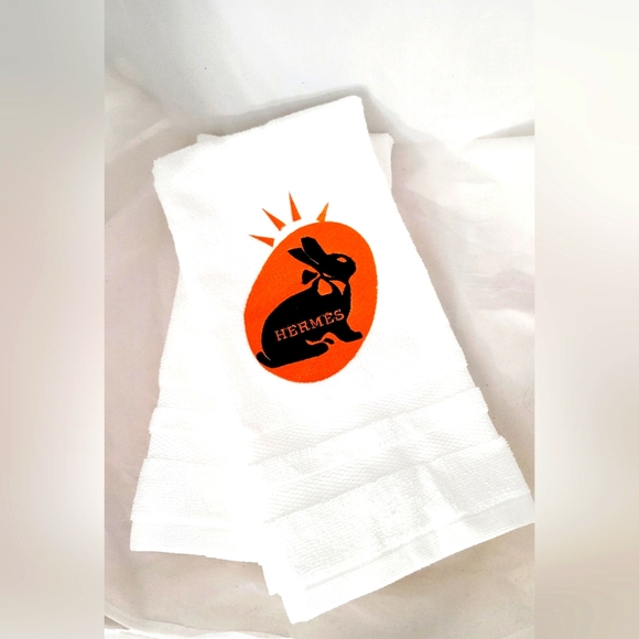 Hermes Embroidered Rabbit 🐇 Hand Towel Set - Picture 3 of 4